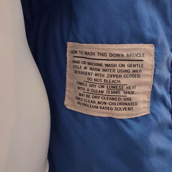 Vintage 70s/80s Blue Paisley Bandana Print Puffer Vest - Picture 7 of 8